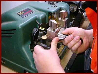 Locksmith Lock Store Spring, TX 281-962-0200 - 18-key-making